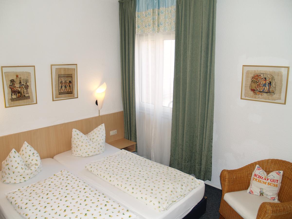 Hotel Goldenes Fass Wurzburg Exterior photo